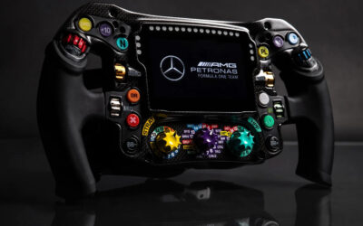 SimLab enthüllt ein außergewöhnliches F1-Lenkrad in Zusammenarbeit mit Mercedes-AMG Petronas